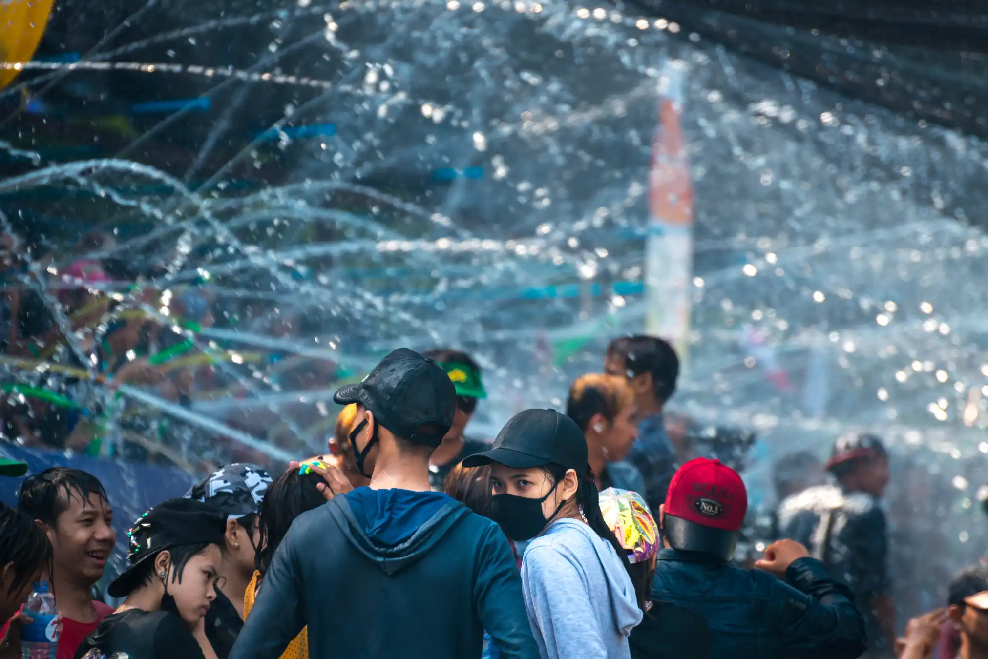 Luis Gómez - Documentary photographer - Pictures of Myanmar, New Year celebration at Mandalay.