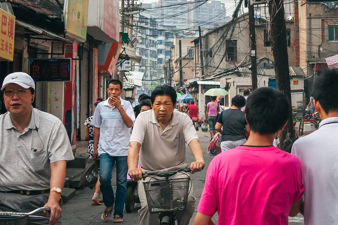 Luis Gómez - Documentary photographer - Street photography in China